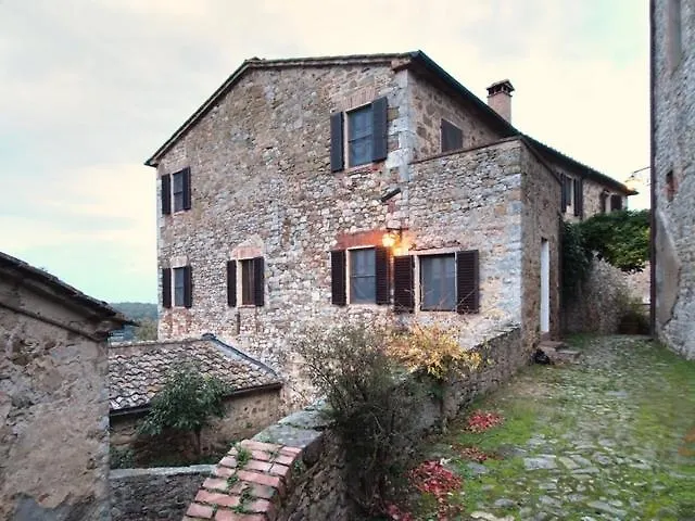 카스텔누오보베라덴가 Castello Di Montalto 아파트 호텔 0*,  이탈리아
